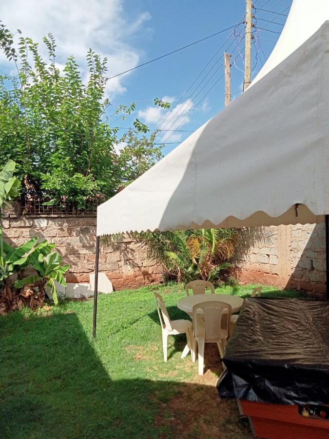 Pinkroses Gardens Hostel Nairobi Exterior foto